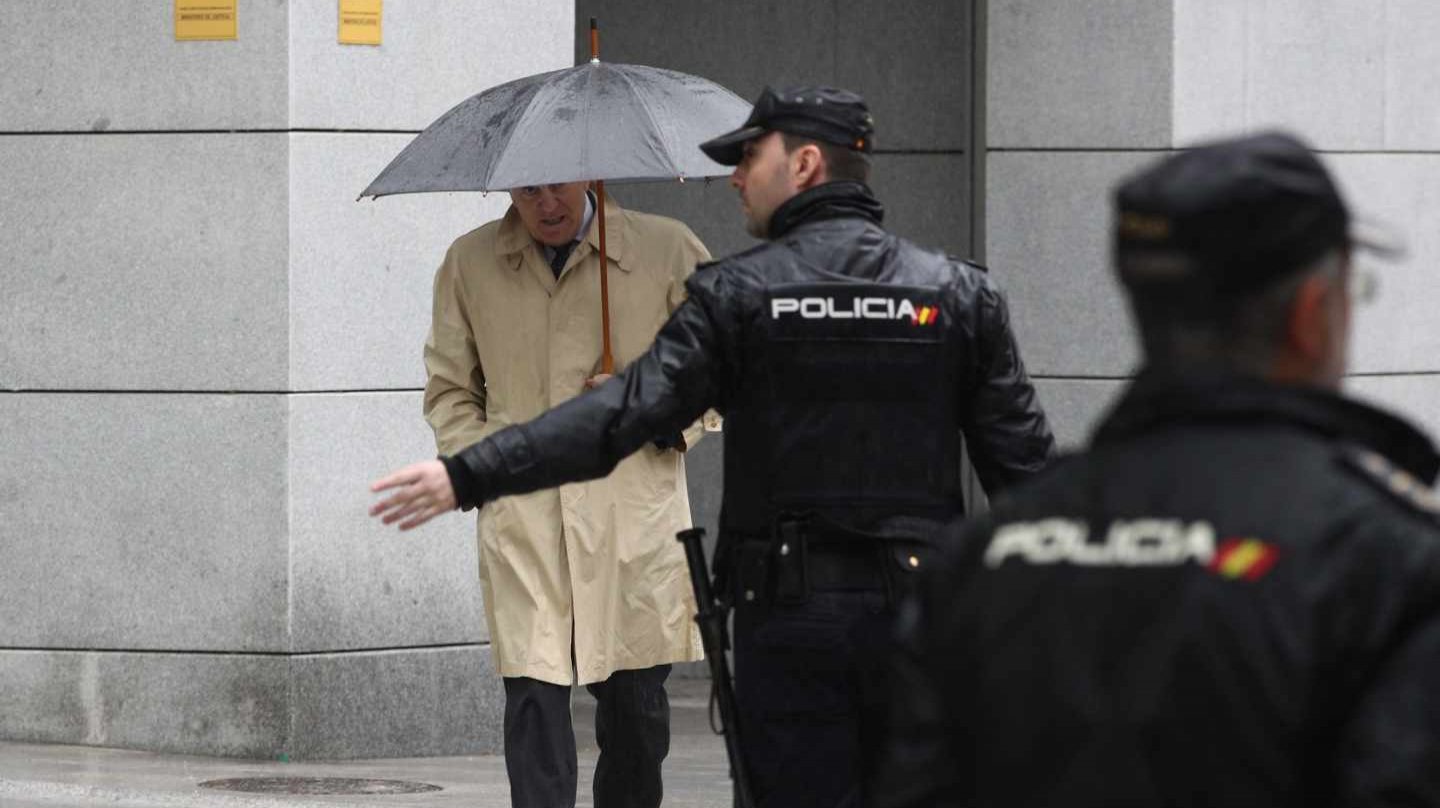 El ex tesorero del PP Luis Bárcenas, saliendo de la Audiencia Nacional.