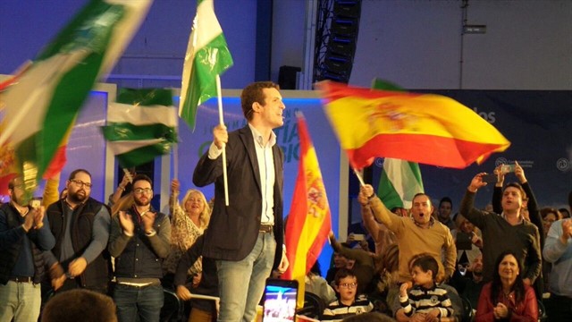 Pablo Casado en un mitin en Algeciras.