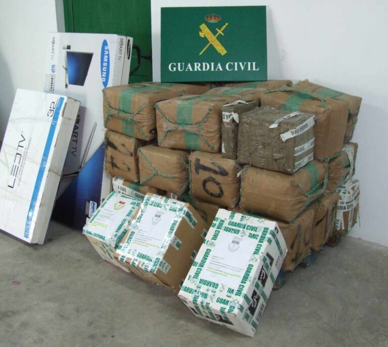 Guardias civiles y narcos: nueve años de cárcel por introducir una tonelada de hachís en Furteventura