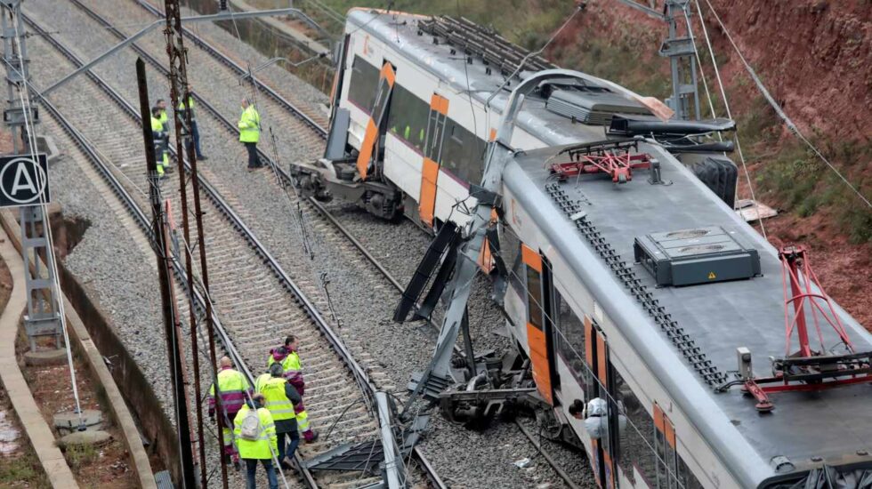 Imagen del convoy descarrilado en la línea R4 de Rodalies.