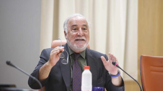 Inteligencia artificial y gafas de realidad virtual para mejorar la oratoria en la DGT El director de la DGT, Pere Navarro, en una comparecencia pública.