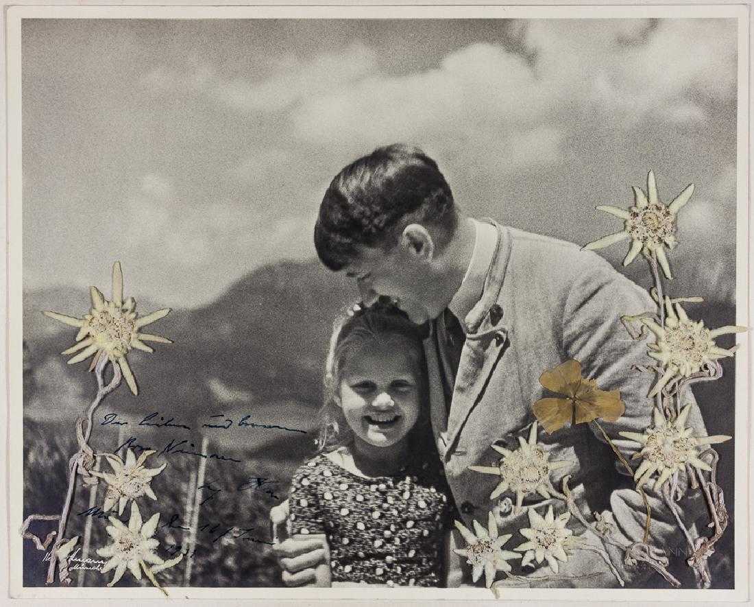 Rosa Bernile Nienau y Adolf Hitler.