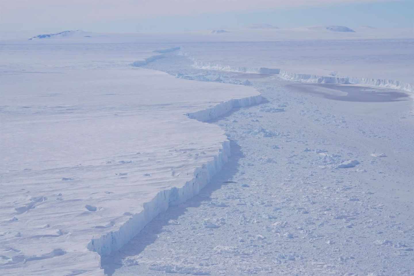 Se desprende en el Antártico un nuevo iceberg gigante