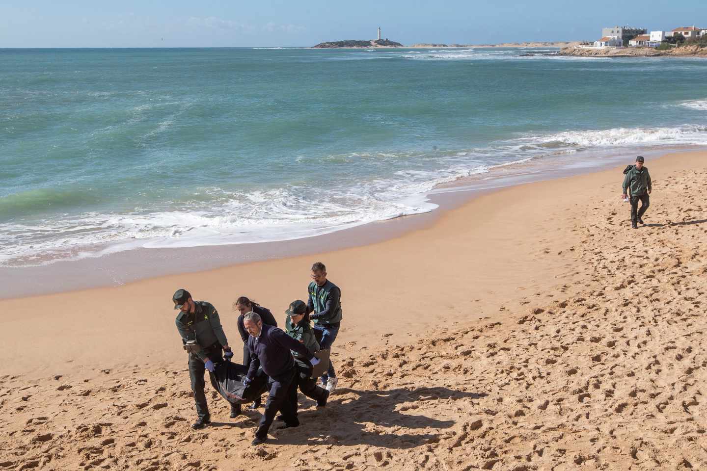 Ascienden a 161 los rescatados de seis pateras en el mar de Alborán y el Estrecho