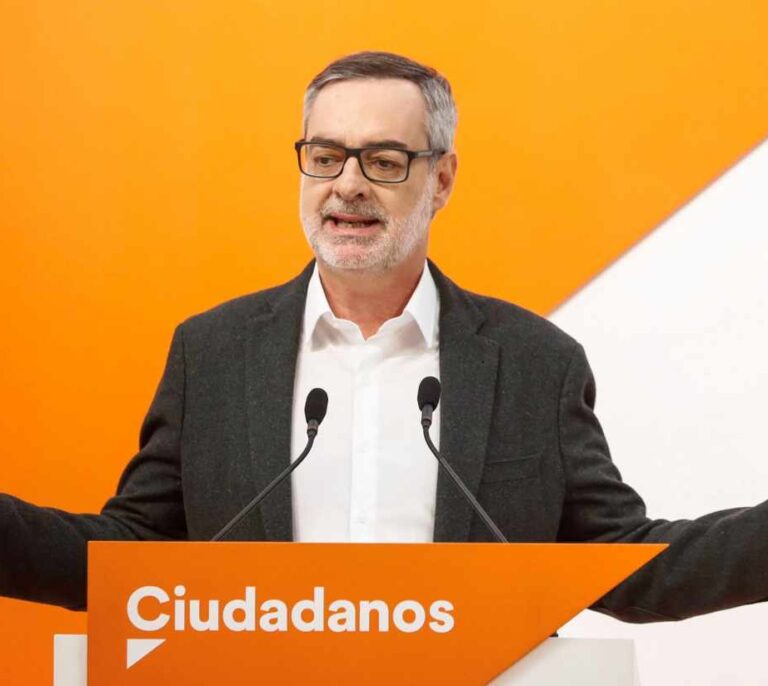 Cs urge explicaciones a Sánchez y Casado por "taparse mutuamente la corrupción"