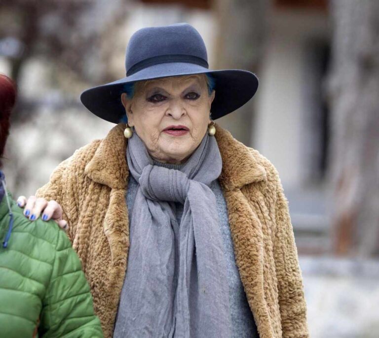 Aplazan el juicio a Lucía Bosé al pedir la acusación citar a Miguel Bosé