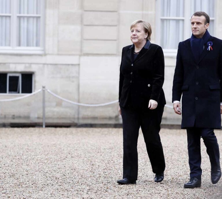 Merkel apoya a Macron frente a Trump y reivindica la creación de un ejército europeo