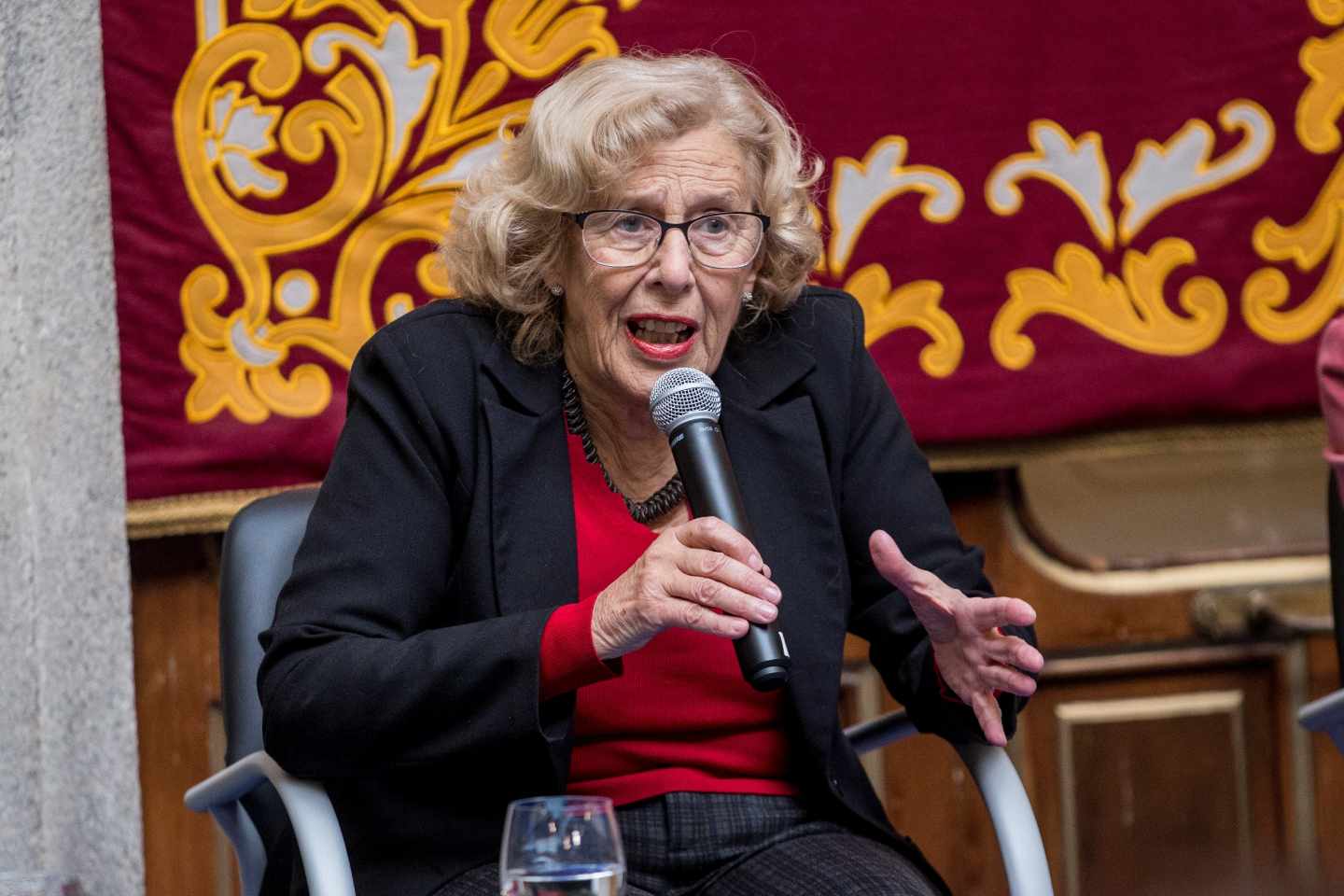 Carmena y el PSOE de Madrid rechazan reconocer a Guaidó como presidente de Venezuela