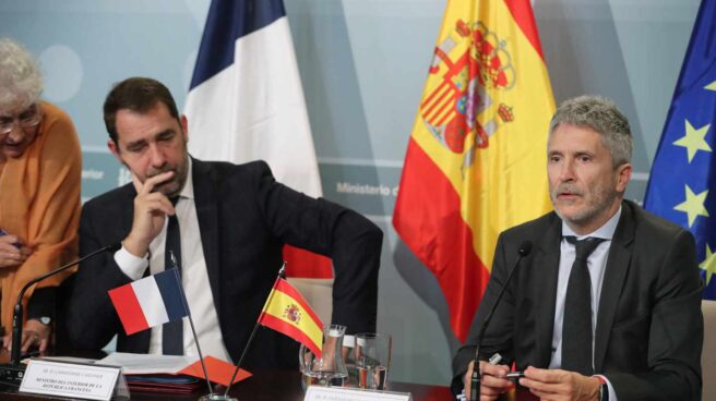 El ministro del Interior, Fernando Grande-Marlaska, junto con su homólogo francés, Christophe Castaner.