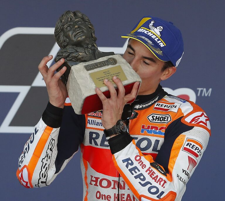 Marc Márquez no saldrá al balcón del Ayuntamiento de Cervera por el cartel de los presos del 'procés'