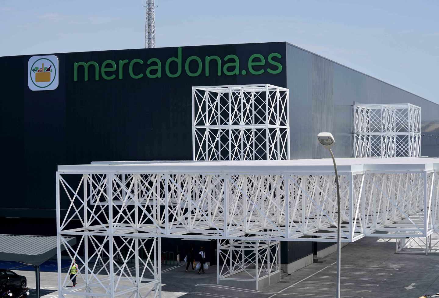 Mercadona compra unos terrenos en Barcelona para abrir un nuevo almacén online.