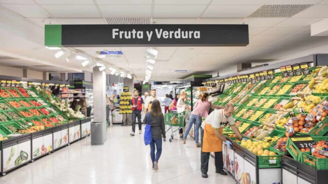 mercadona_trabajadores Mercadona pacta con los sindicatos subir el salario de sus trabajadores un 15%.