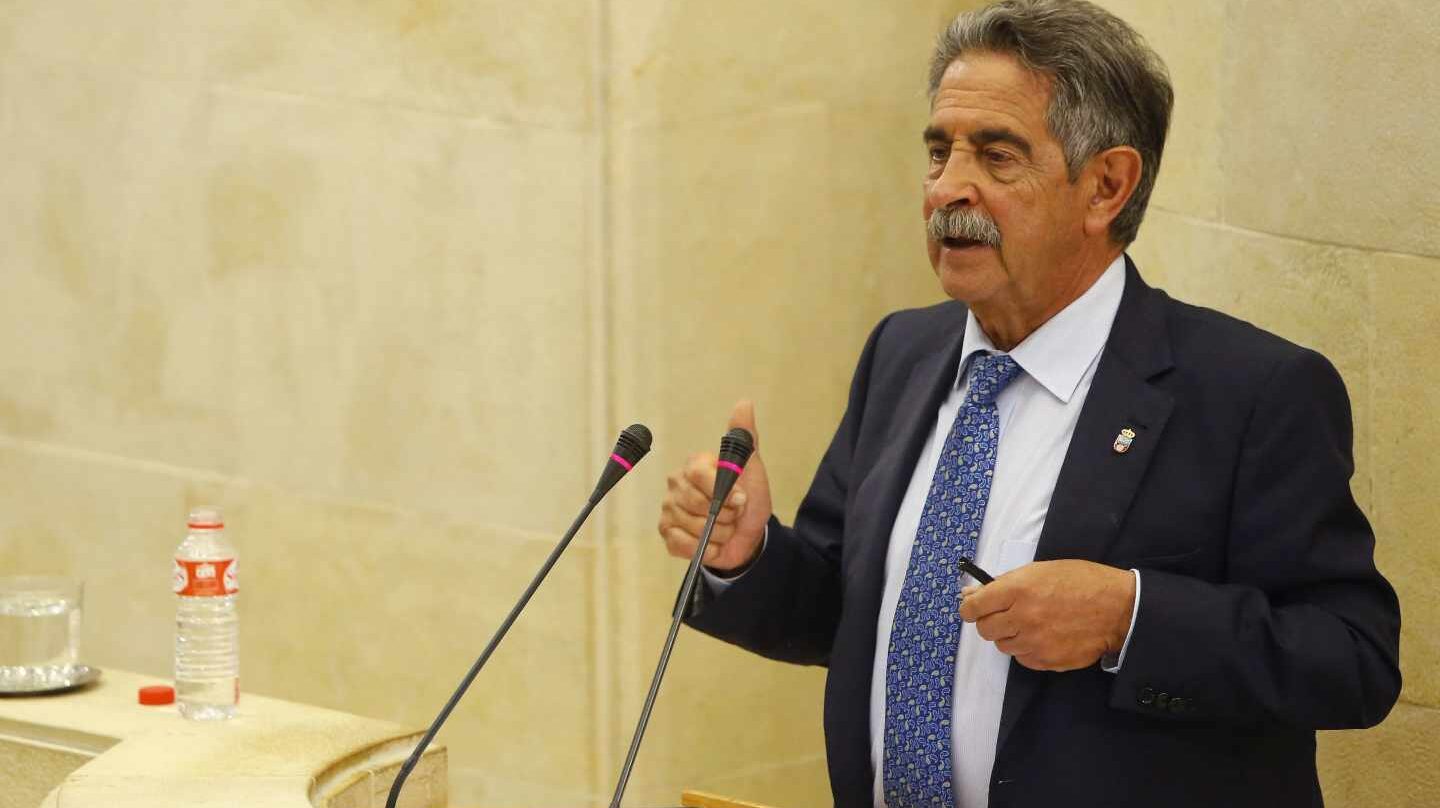 Miguel Ángel Revilla, durante una intervención en el parlamento cántabro.