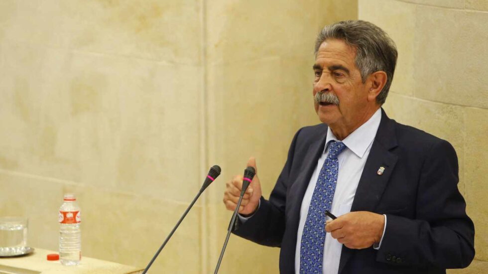 Miguel Ángel Revilla, durante una intervención en el parlamento cántabro.