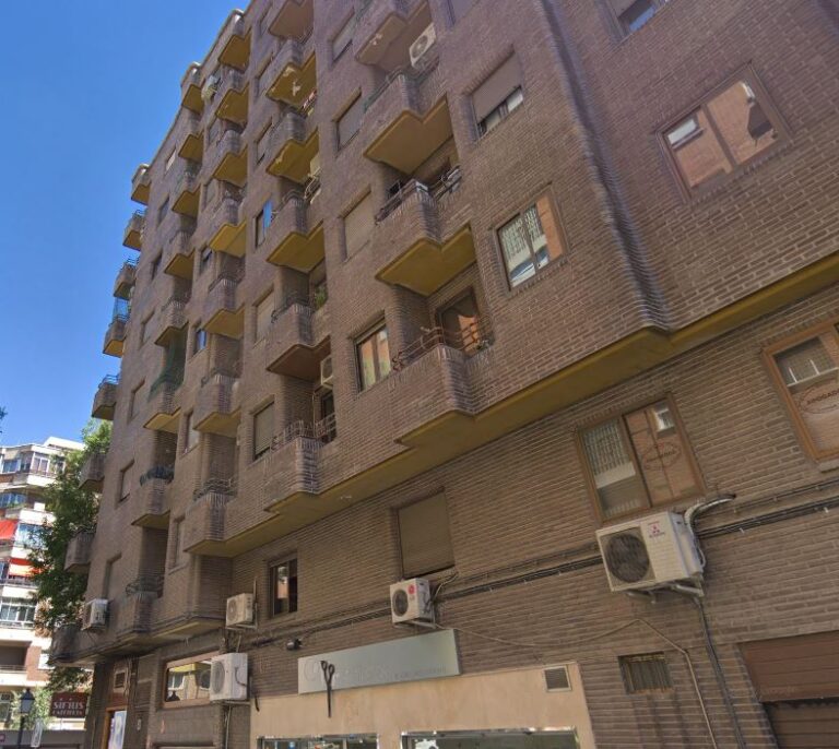 Una mujer de 65 años se suicida lanzándose desde un quinto piso cuando iba a ser desahuciada