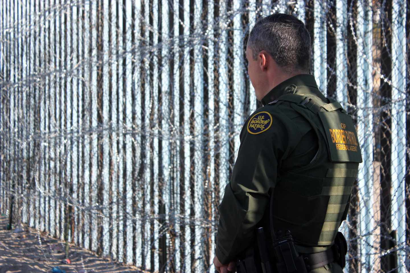 Policía en la frontera entre Estados Unidos y México.