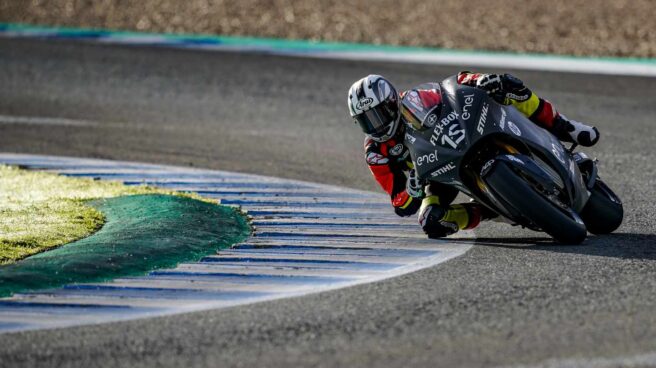 Sete Gibernau estrenó su nueva MotoE en el Circuito de Jerez.