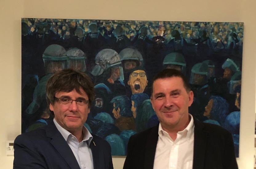 Carles Puigdemont y Arnaldo Otegi.