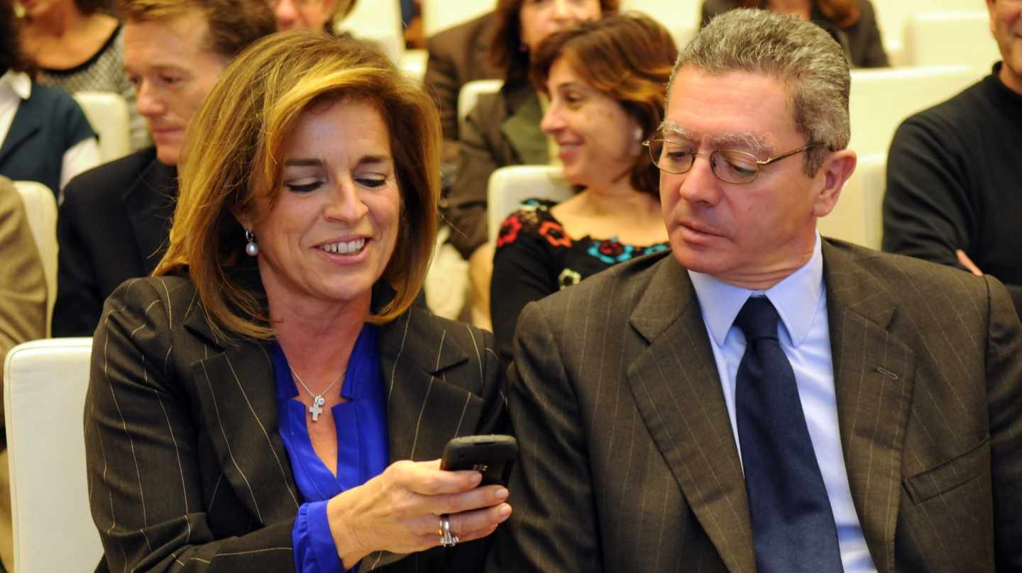 Gallardón y la entonces concejala de Medio Ambiente Ana Botella en la presentación del Plan de Calidad del Aire de la Ciudad de Madrid 2011-2015.