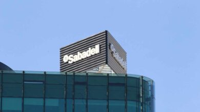 Banco Sabadell da luz verde a la salida de 1.817 empleados en España