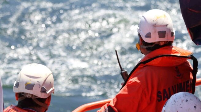 Rescatados 11 personas a bordo de una patera en aguas de Ibiza