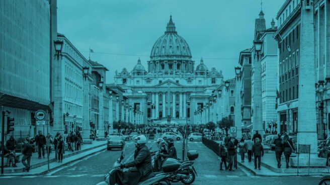 Vista de la Plaza y la Basílica de San Pedro, en la Ciudad del Vaticano.