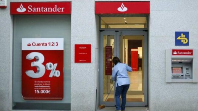 Santander mejora el ERE: 249 personas menos y el 75% del sueldo desde 58 años