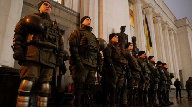 Ucrania impone la ley marcial y avanza hacia el enfrentamiento con Rusia