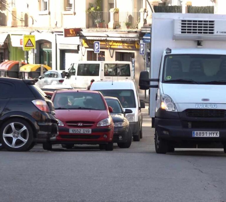 Una concejala díscola de Carmena 'inventa' un estudio para frenar una medida anticoche