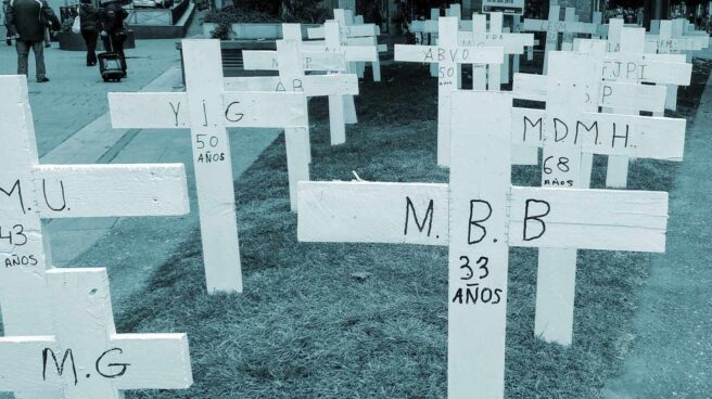 violencia de género Cruces blancas contra la violencia de género.