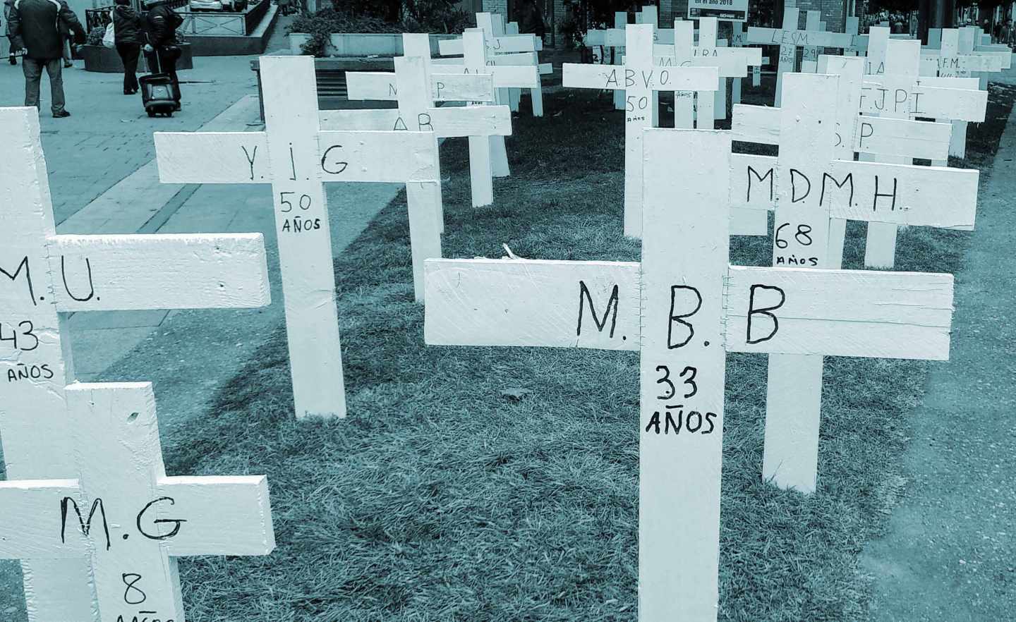 Cruces blancas contra la violencia de género.