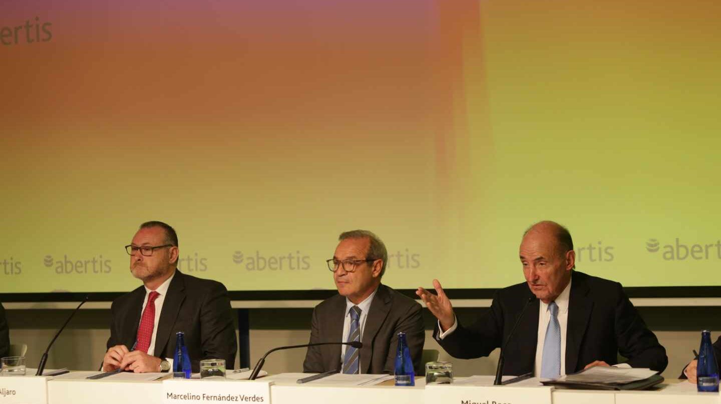 El consejero delegado de Abertis, José Aljaro y el presidente, Marcelino Fernández Verdes.