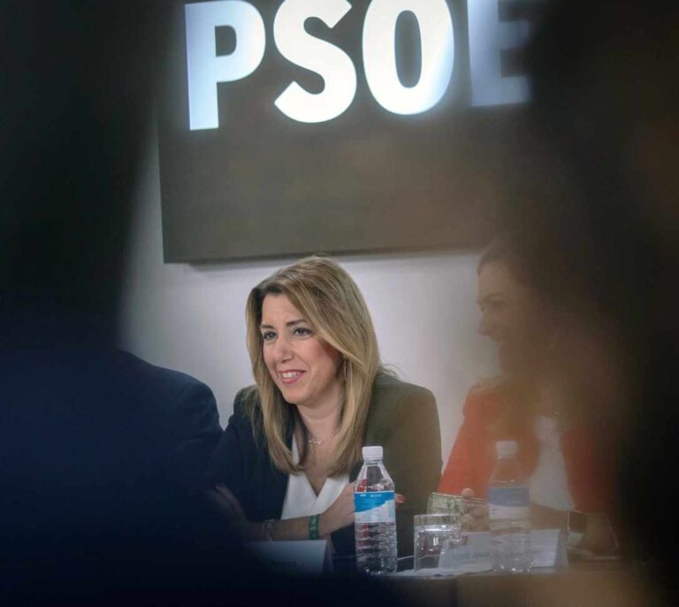 Susana Díaz se aferra al poder con guiños a Cs y Ferraz le enseña la puerta de salida
