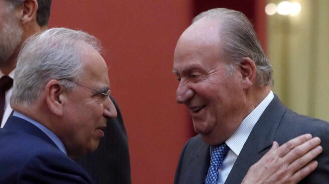 Alfonso Guerra y Don Juan Carlos, en el Palacio del Pardo. Alfonso Guerra y Don Juan Carlos, en el Palacio del Pardo.