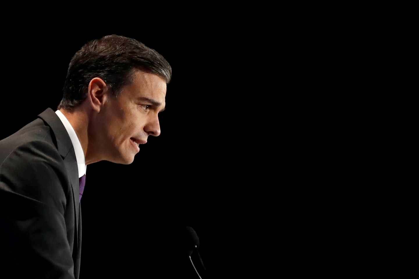 Pedro Sánchez advierte de que el pacto con Vox radicalizaría a PP y Ciudadanos