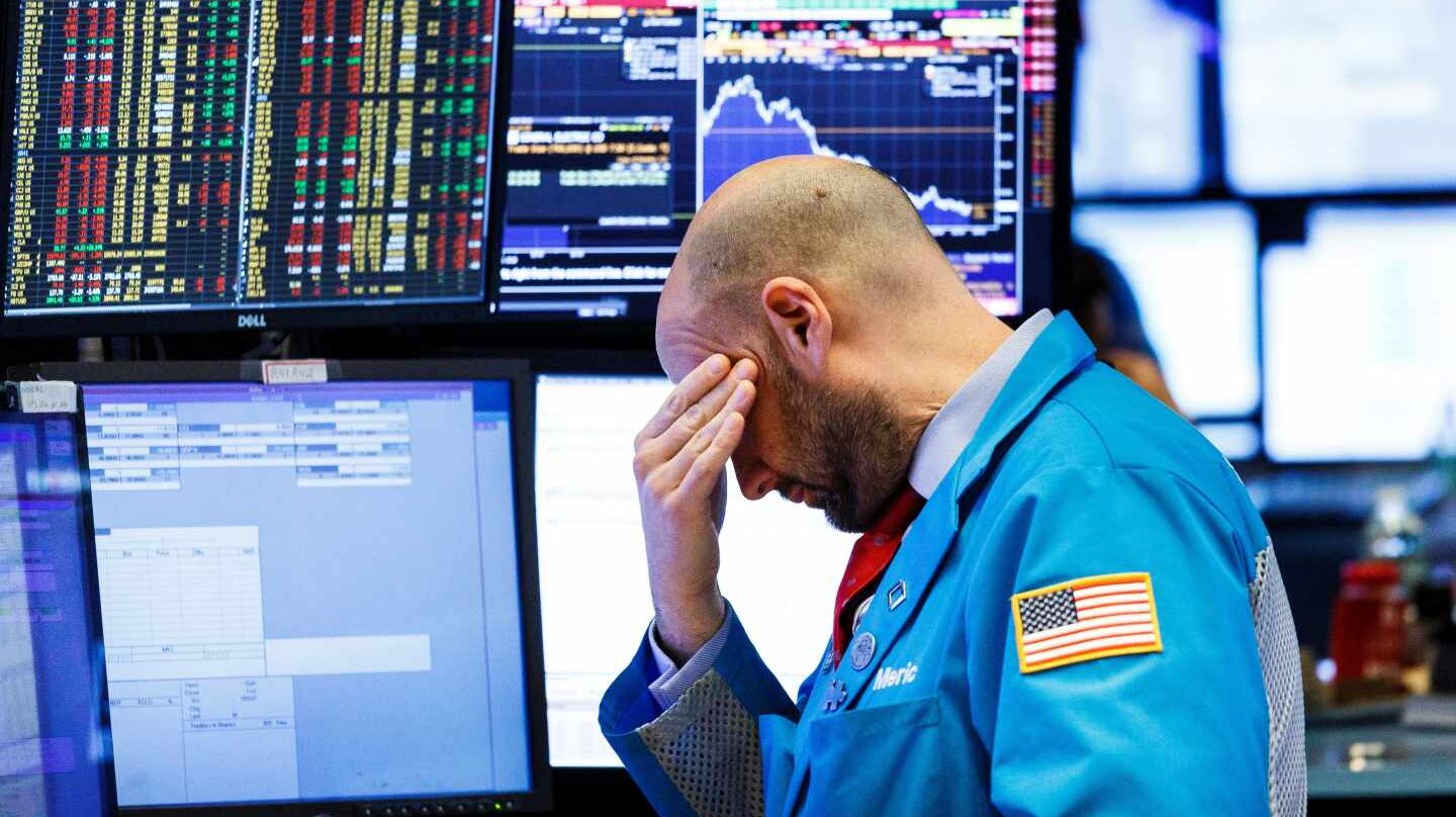 Trump aviva los miedos del mercado y Wall Street pierde más de un 3%.