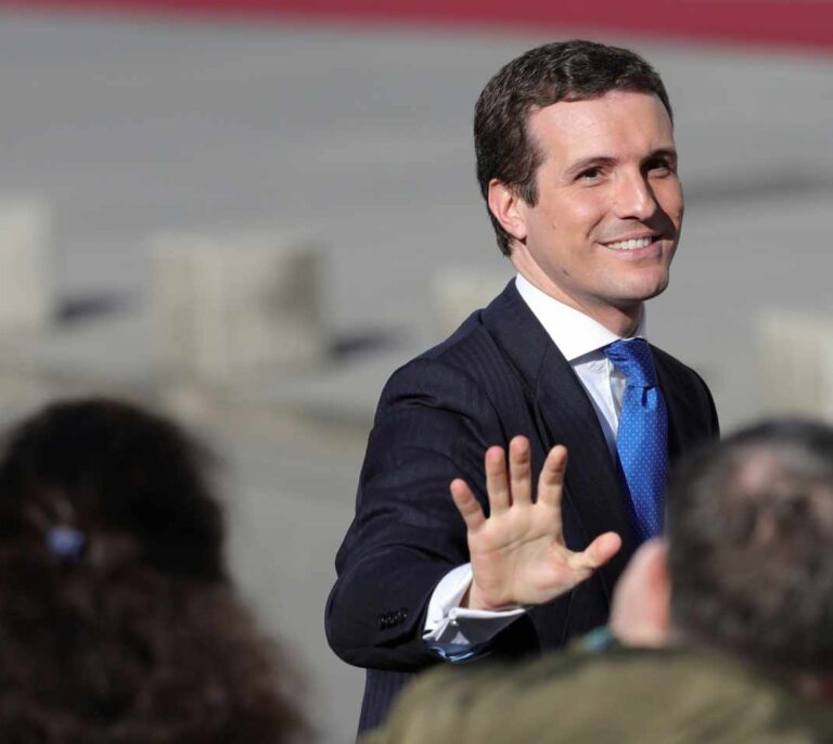 La estrategia del PP con Vox: "No pisarse la manguera" y fagocitarlos desde el Gobierno