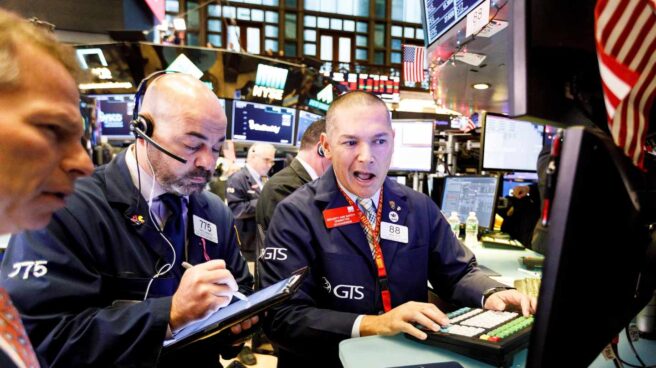 wall_street Las alarmas de recesión golpean al mercado: el Ibex sufre su mayor caída del año.