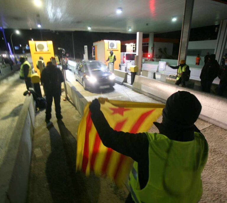 Los CDR señalan las principales carreteras, puertos y aeropuertos para bloquear Cataluña