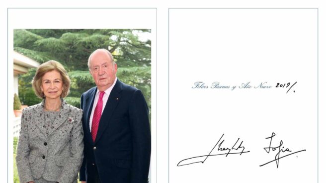 Los reyes eméritos, doña Sofía y don Juan Carlos, en la felicitación navideña.