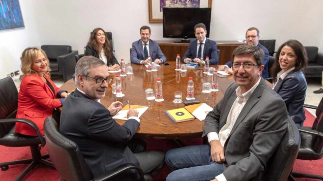 Reunión de PP y Ciudadanos en el Parlamento andaluz.