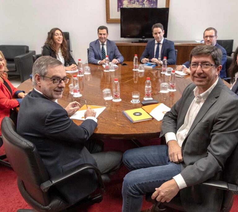 El PP echa en cara a Cs que busque los votos del PSOE para la investidura en Andalucía