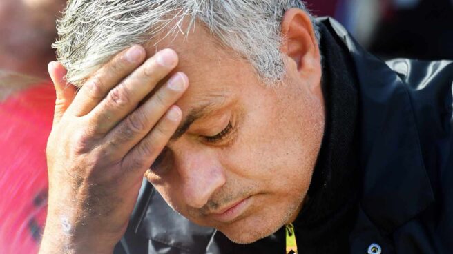El Manchester United se dispara un 5% en bolsa tras despedir a Mourinho.