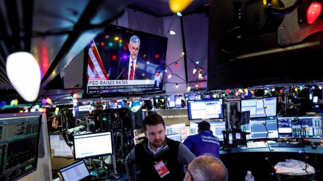 El "piloto automático" de la Fed desquicia a un mercado que apunta a su peor año desde 2008.