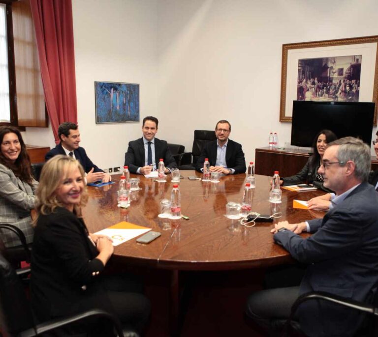Ciudadanos y PP perfilan el nuevo gobierno andaluz aunque Díaz se presentará a la investidura