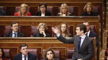 Calvo y Belarra cargan contra Casado en defensa de las mujeres