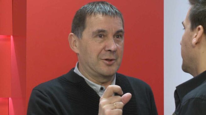 Otegi: "El espionaje ha existido 40 años, yo he sido espiado y me siguen espiando"