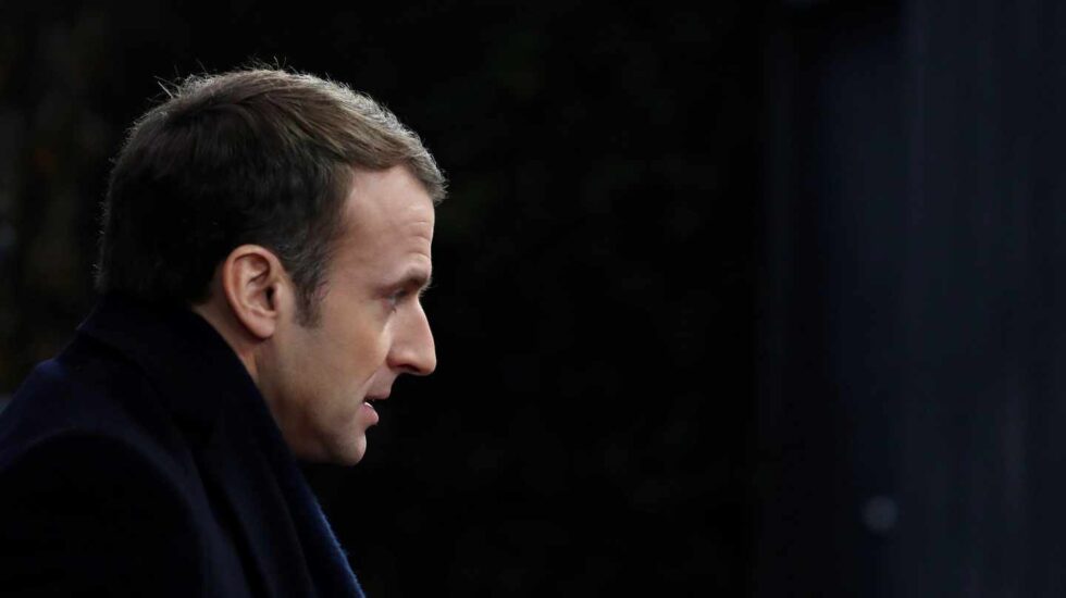 El presidente de Francia, Emmanuel Macron, en horas bajas.