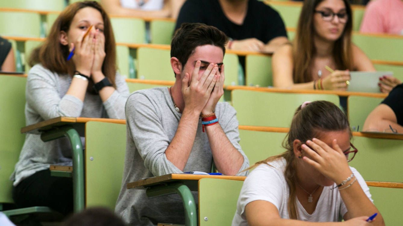 Estudiantes durante una prueba de acceso a la universidad.