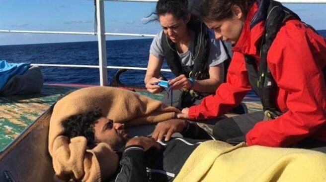 El barco español Nuestra Madre Loreto pone rumbo a Malta con los migrantes rescatados